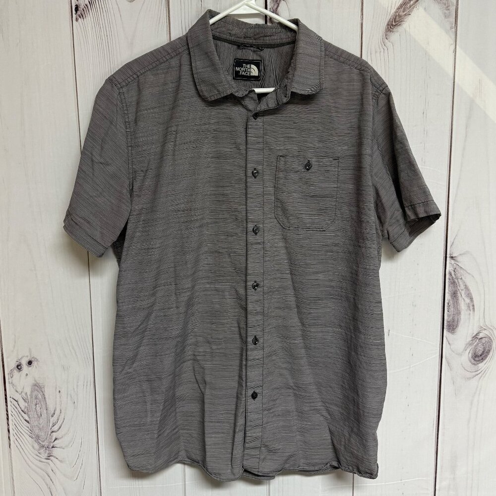 The North Face Men’s XL‎ Short-Sleeve Button-Up Shirt – Gray Micro-Stripe